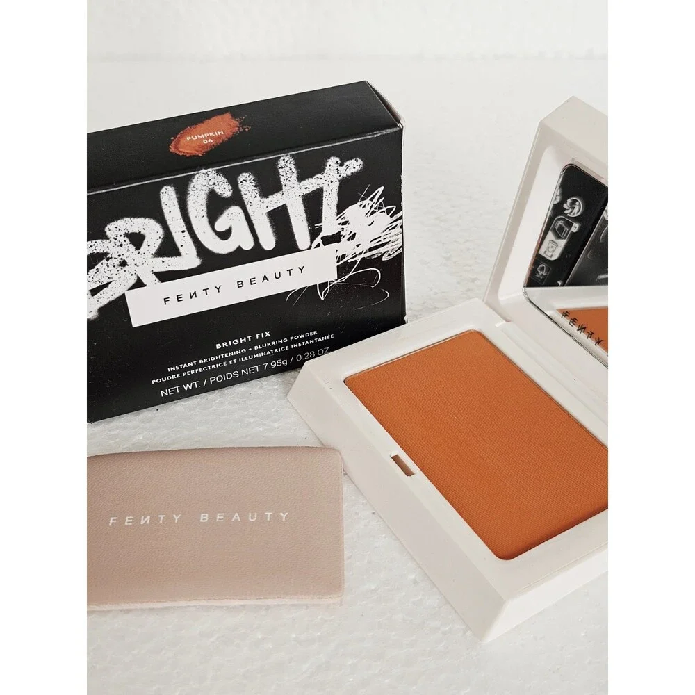 Fenty Beauty Bright Fix Instant Brightening + Blurring Powder shade 06
